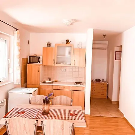 Sunny Nada 2 Guests #1 Appartement Tisno